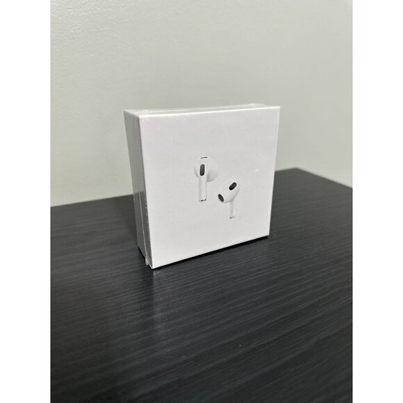 Apple AirPods With MagSafe Charging Case - Picture 1 of 3